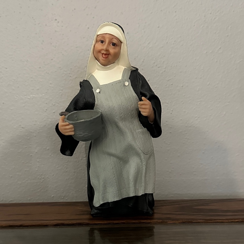 Happy Habits - Sister Mary Paprika Figurine (1996)